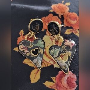 4/$20🌟 3 pairs of vintage earrings.